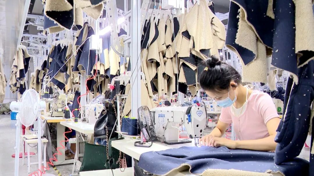 渠县：电商赋能轻纺服饰产业 打造发展新引擎